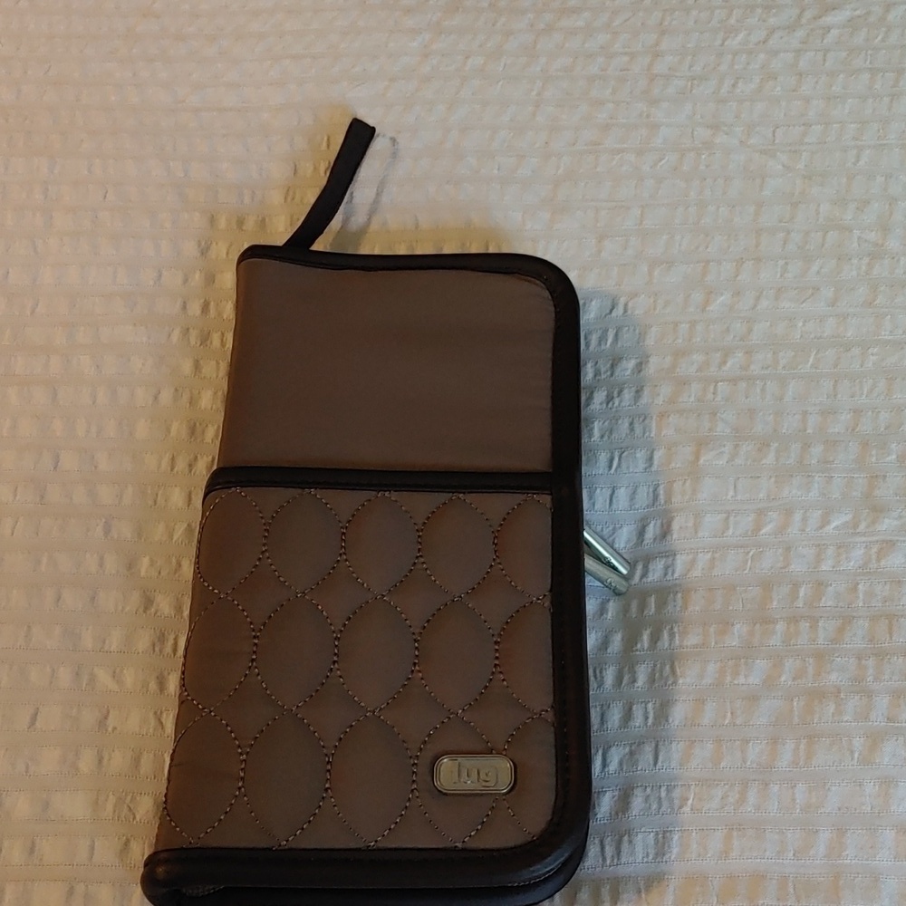 💚LUG TRAVEL WALLET